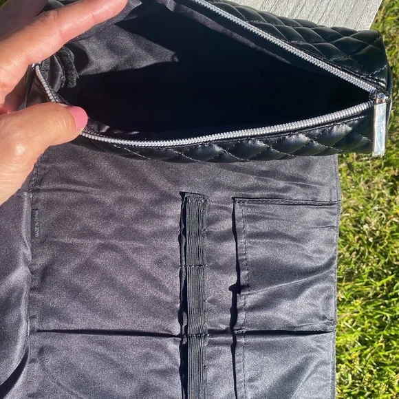 Cosmetic roll up  ✨NWT ✨ - Picture 5 of 10